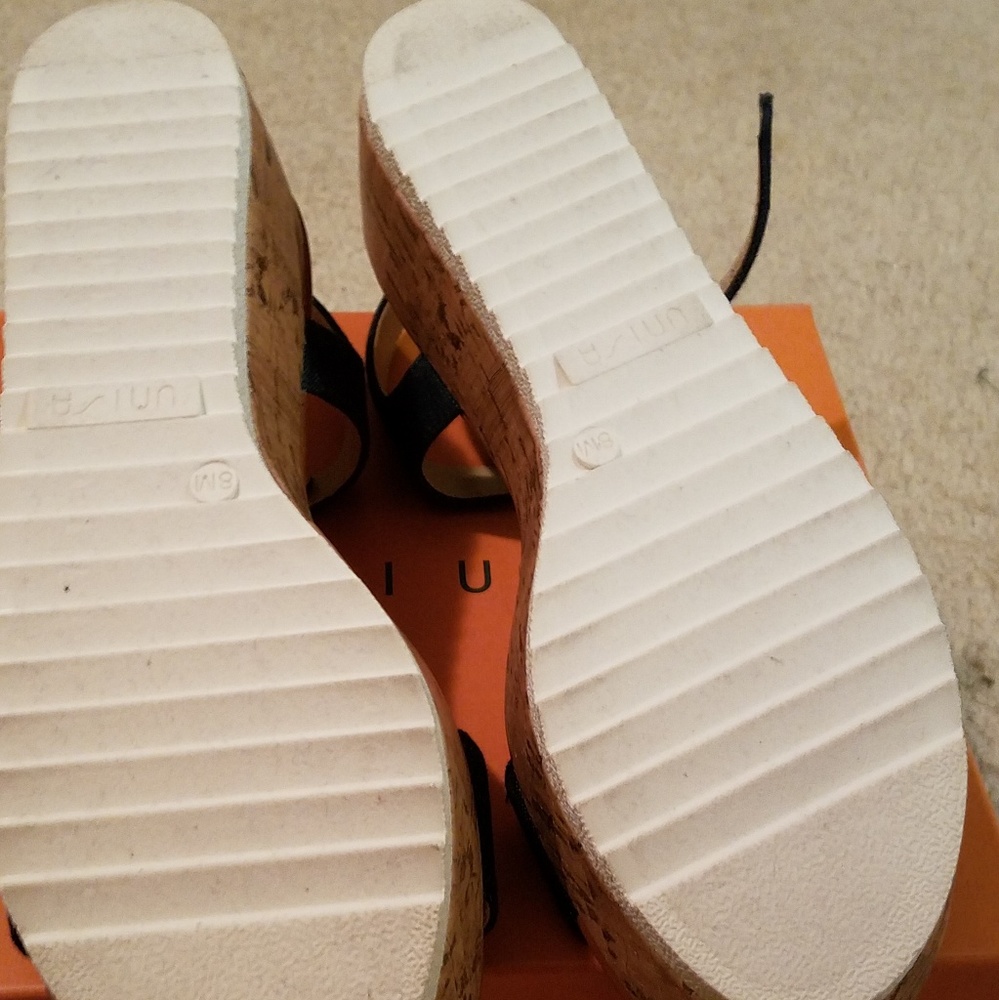 Sandals - Picture 3 of 3